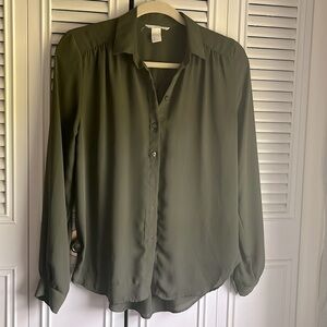 H&M green blouse.